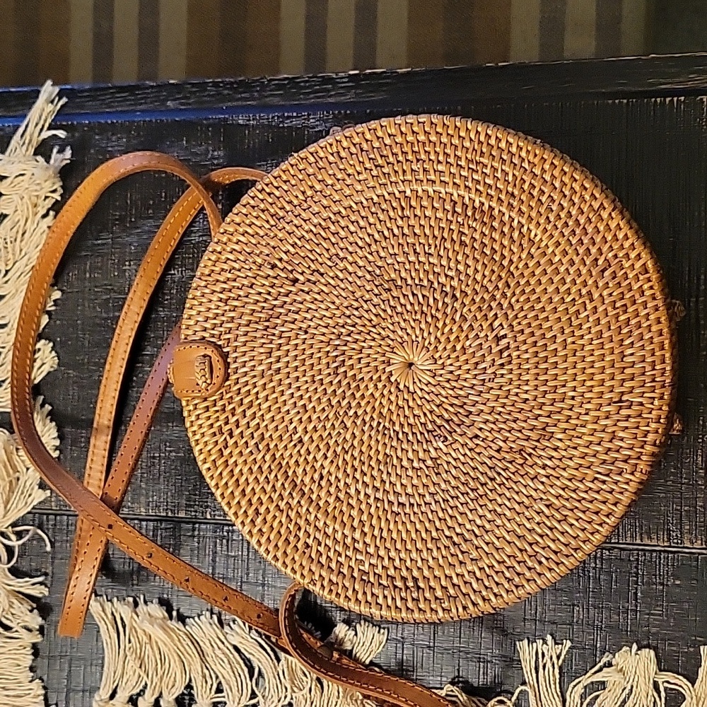 Poppy + Sage  round rattan crossbody
